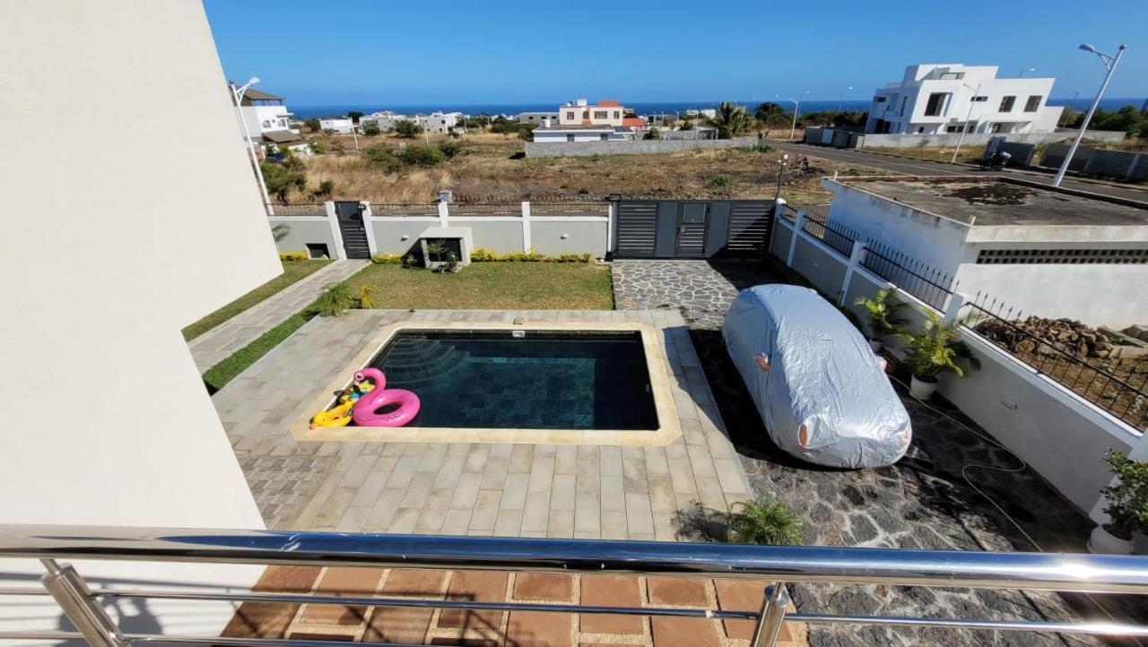 Coquette Villa Avec Piscine Flic en Flac Exterior photo